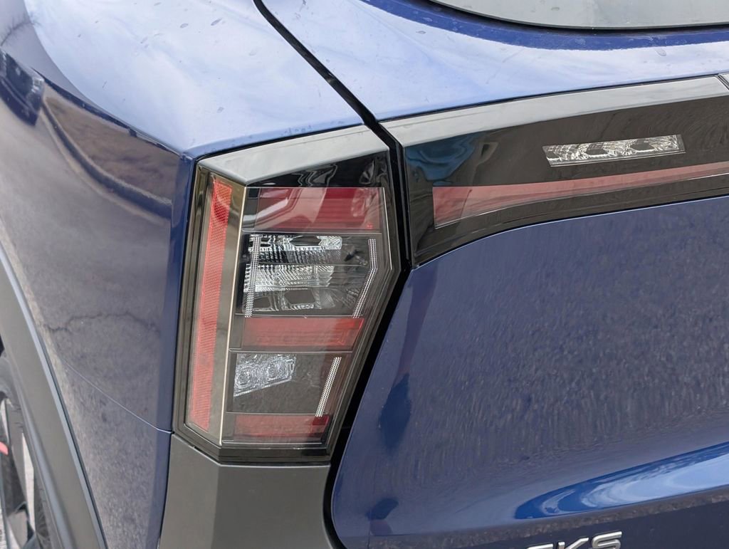 New 2026 Nissan Kicks SR image 13