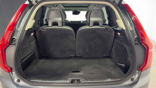 Used 2016 Volvo XC90 T6 Momentum w/ Momentum Plus Package image 32