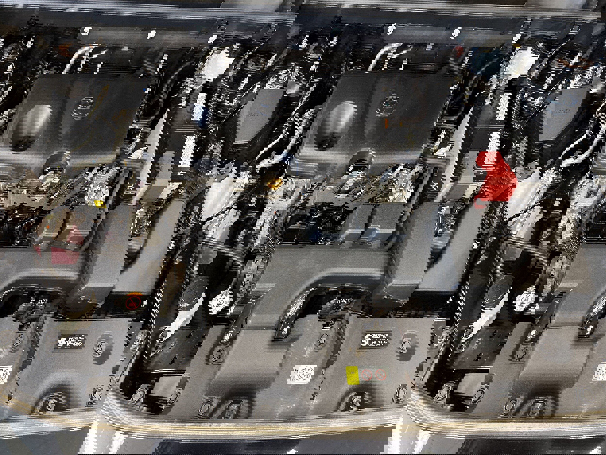 Used 2023 Toyota RAV4 XLE Premium image 14