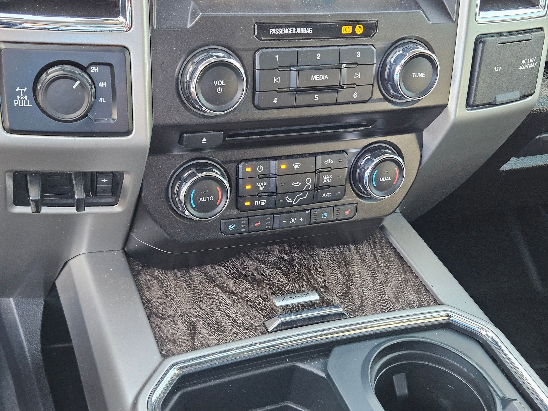 Used 2017 Ford F350 Lariat w/ Lariat Ultimate Package AWD/4WD image 28