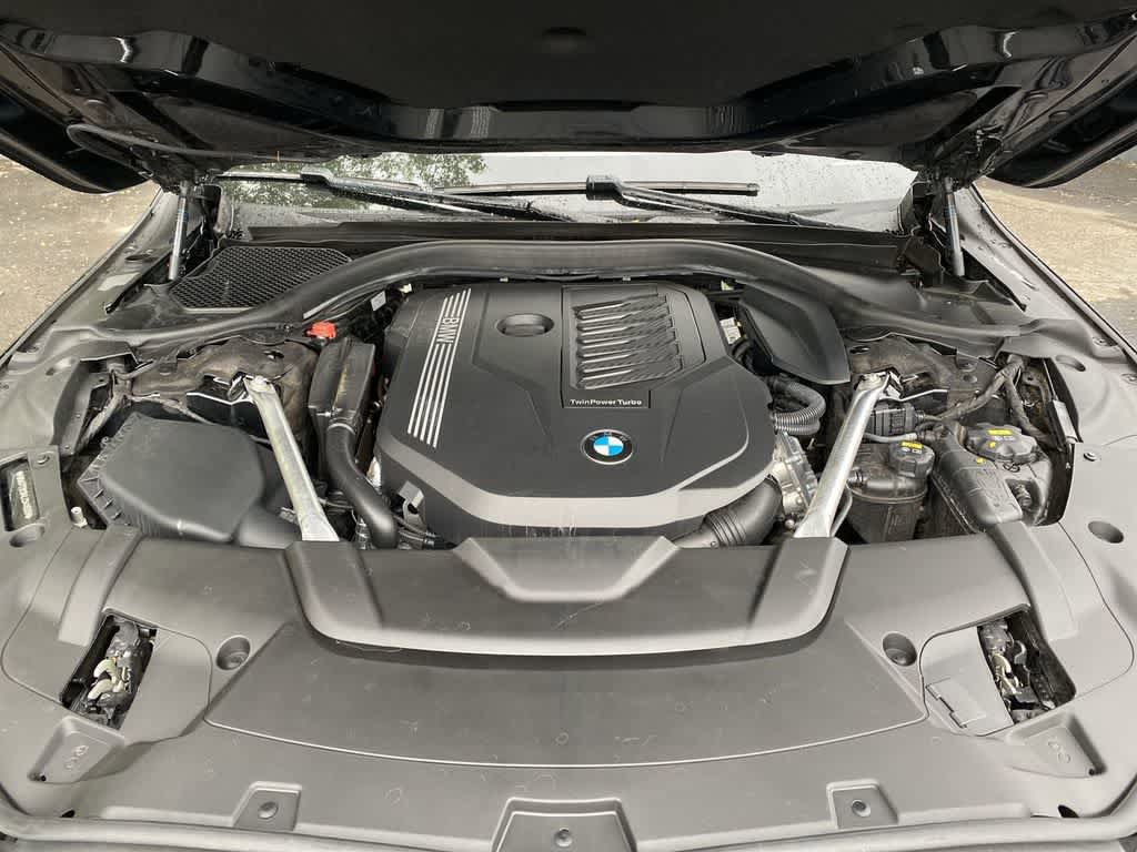 Used 2020 BMW 740i w/ M Sport Package RWD image 12