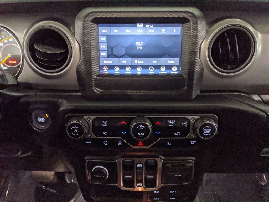Used 2022 Jeep Wrangler Unlimited Sport AWD/4WD image 8