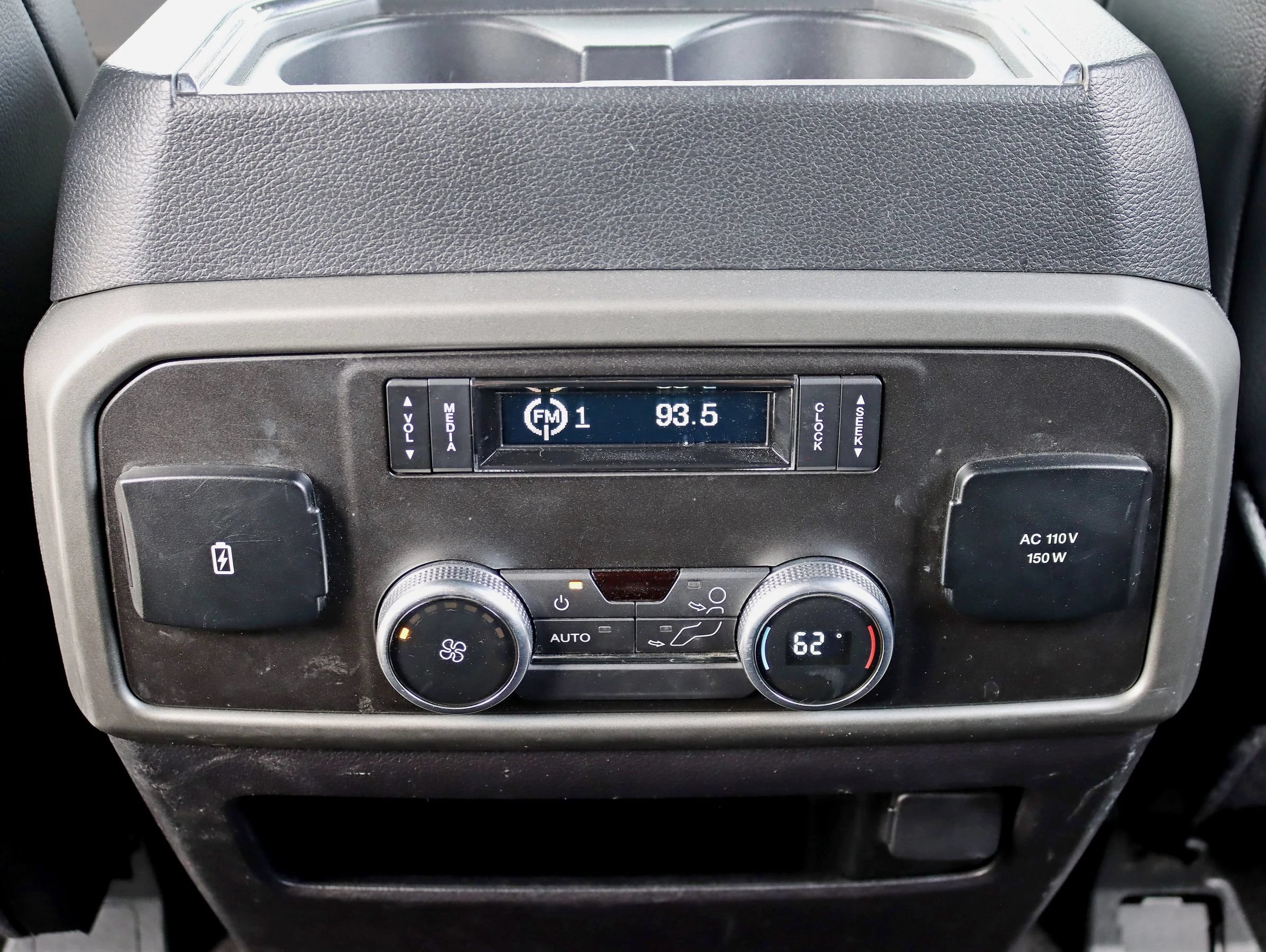 Used 2019 Ford Expedition XLT w/ Equipment Group 202A AWD/4WD image 28