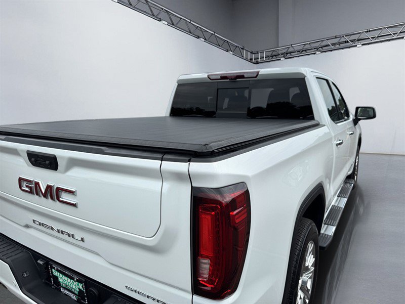 Used 2022 GMC Sierra 1500 Denali w/ Technology Package AWD/4WD image 9