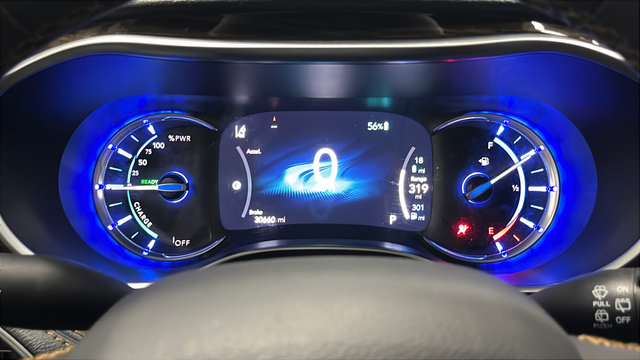 Used 2023 Chrysler Pacifica Pinnacle FWD image 18