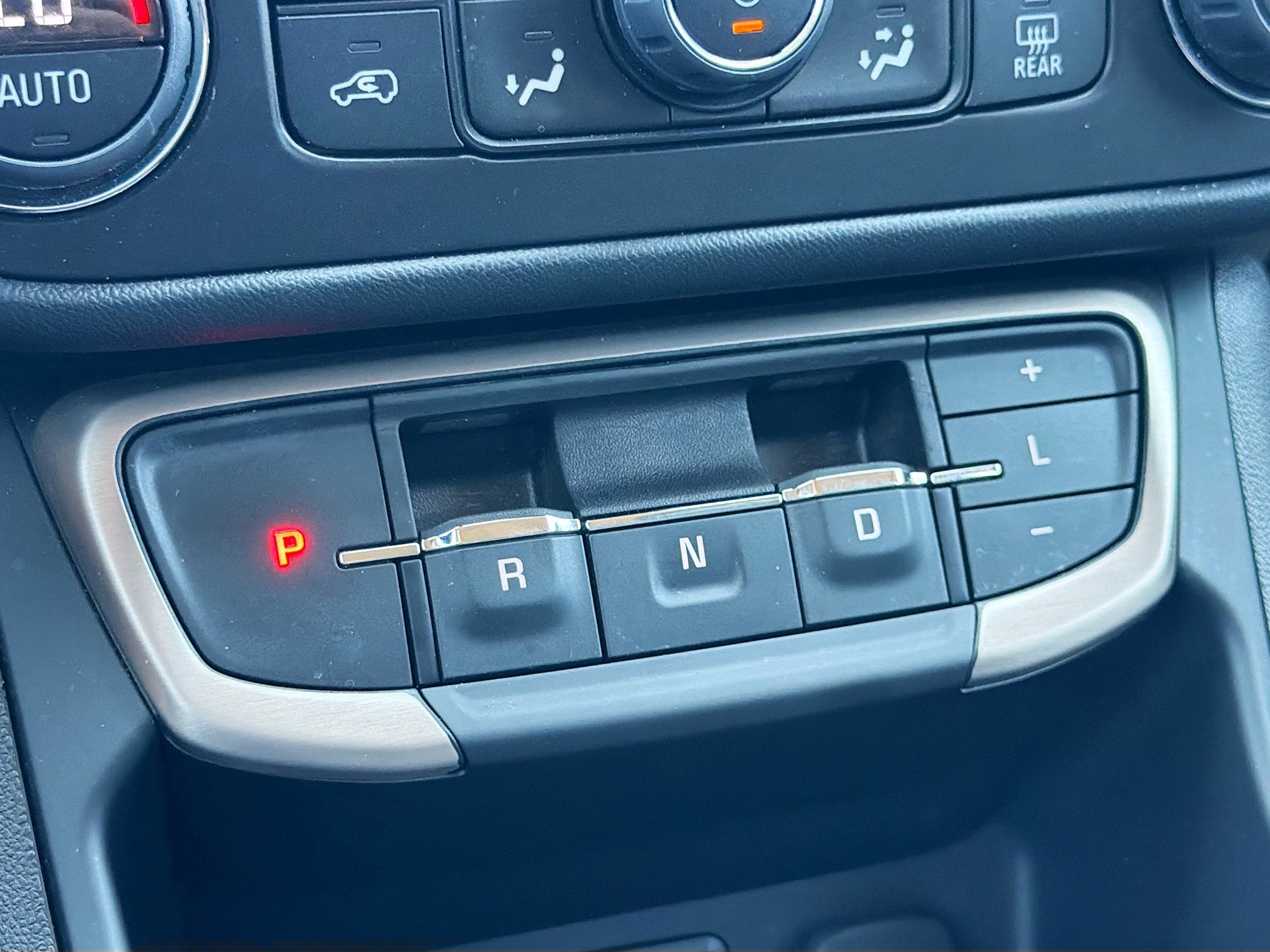 Used 2023 GMC Terrain Denali AWD/4WD image 17