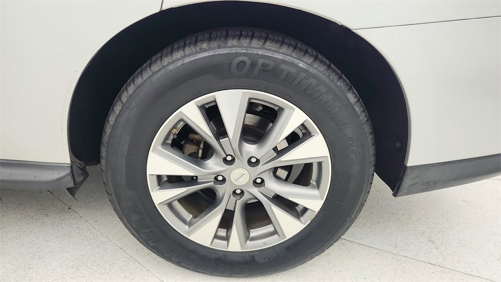 Used 2016 Nissan Pathfinder SV image 28