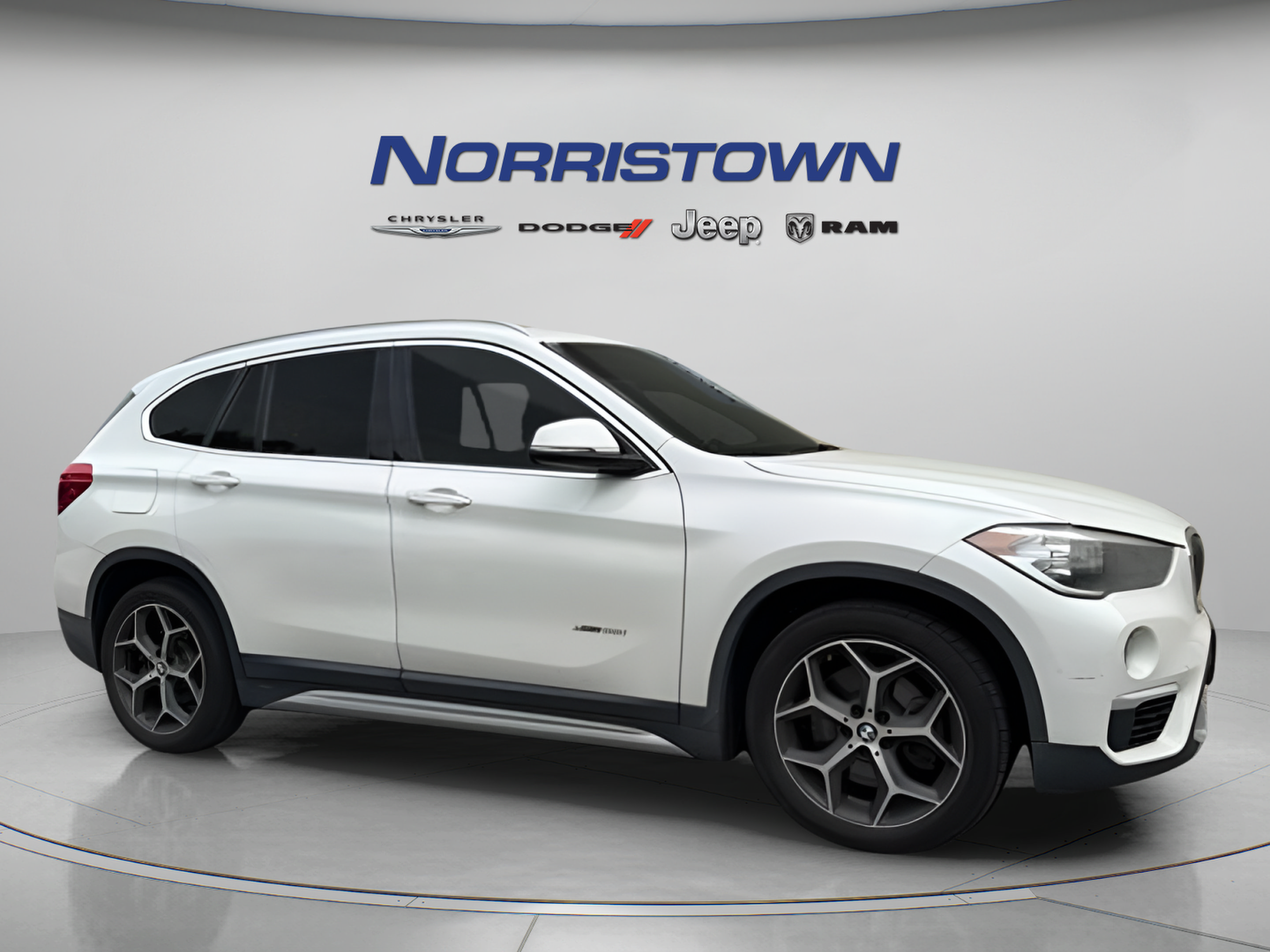 Used 2018 BMW X1 xDrive28i AWD/4WD image 8