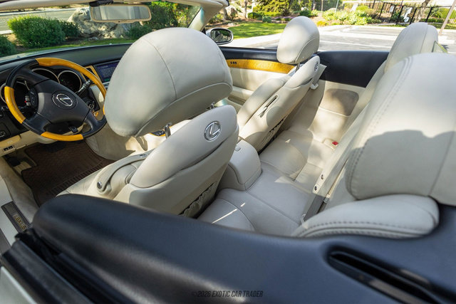 Used 2005 Lexus SC 430 Convertible image 38