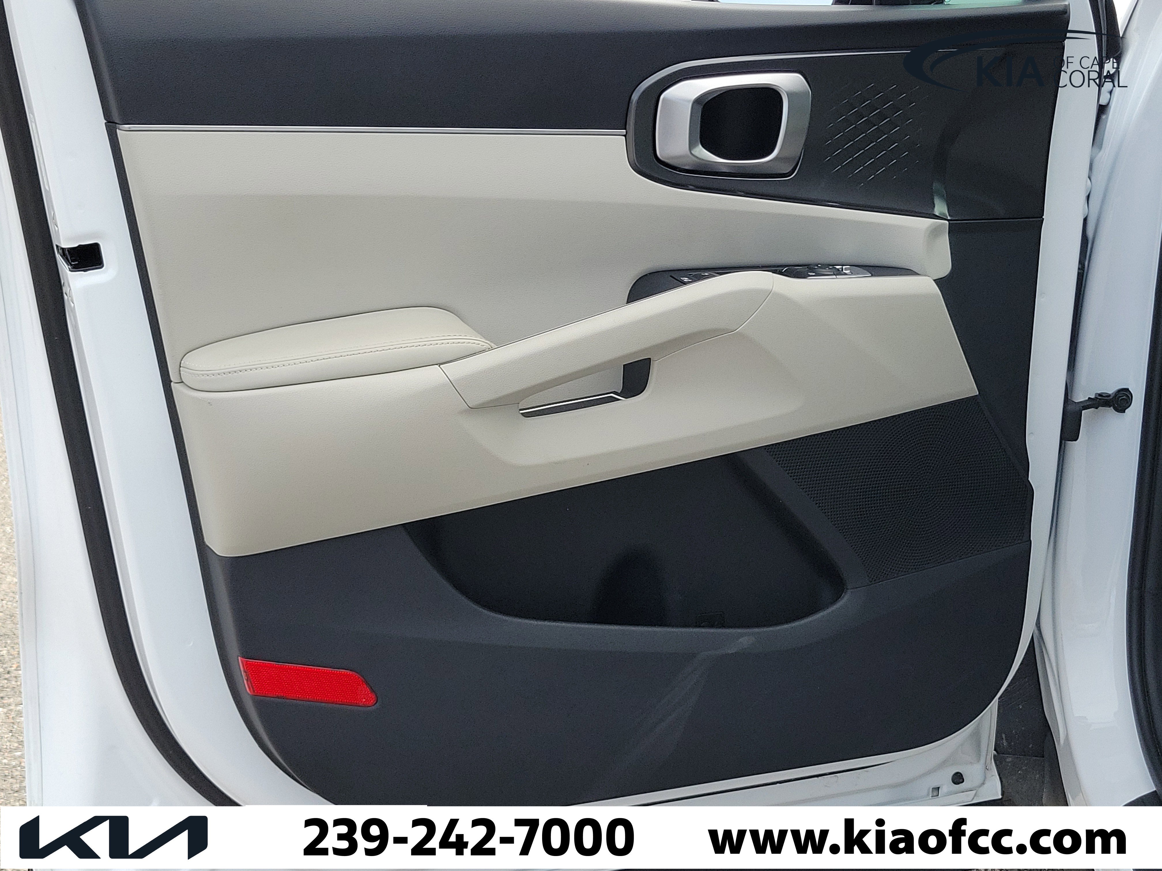 Used 2025 Kia Sorento S w/ Panoramic Sunroof Package FWD image 23