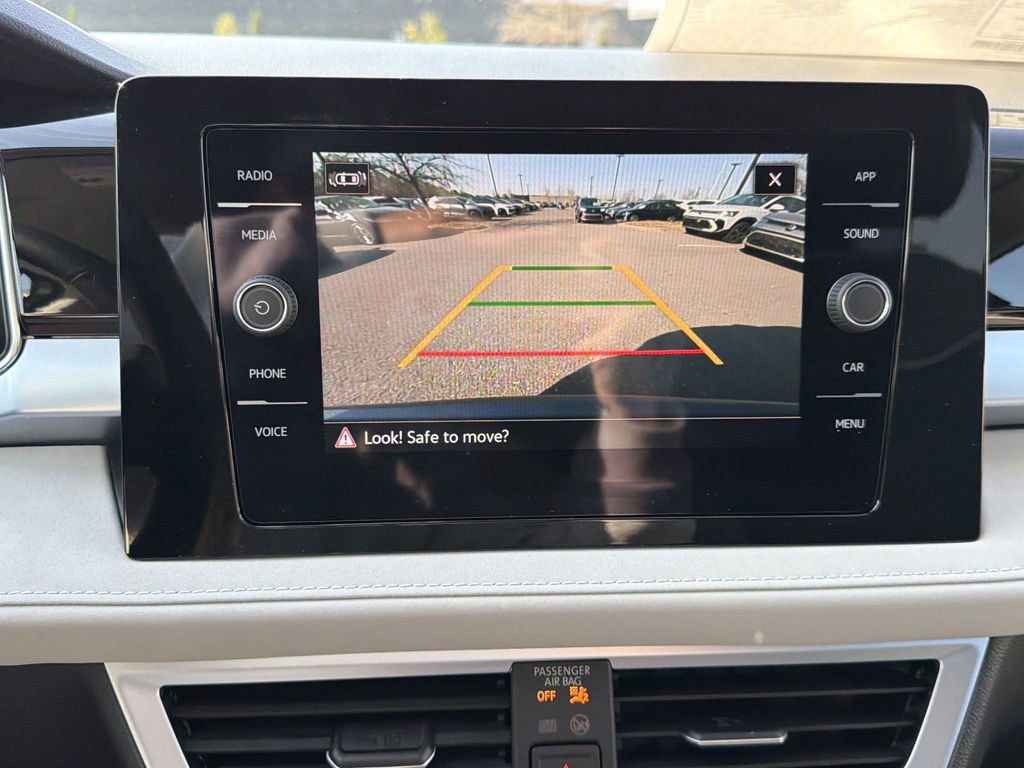 New 2026 Volkswagen Taos SE image 29