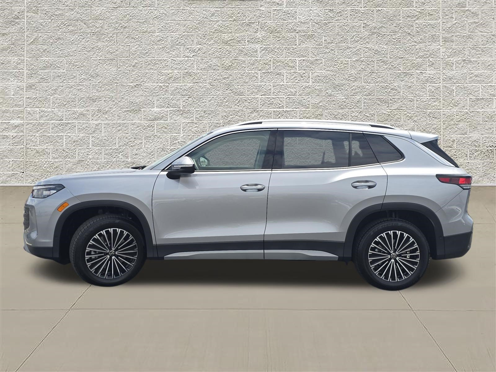 New 2026 Volkswagen Tiguan S AWD/4WD image 4