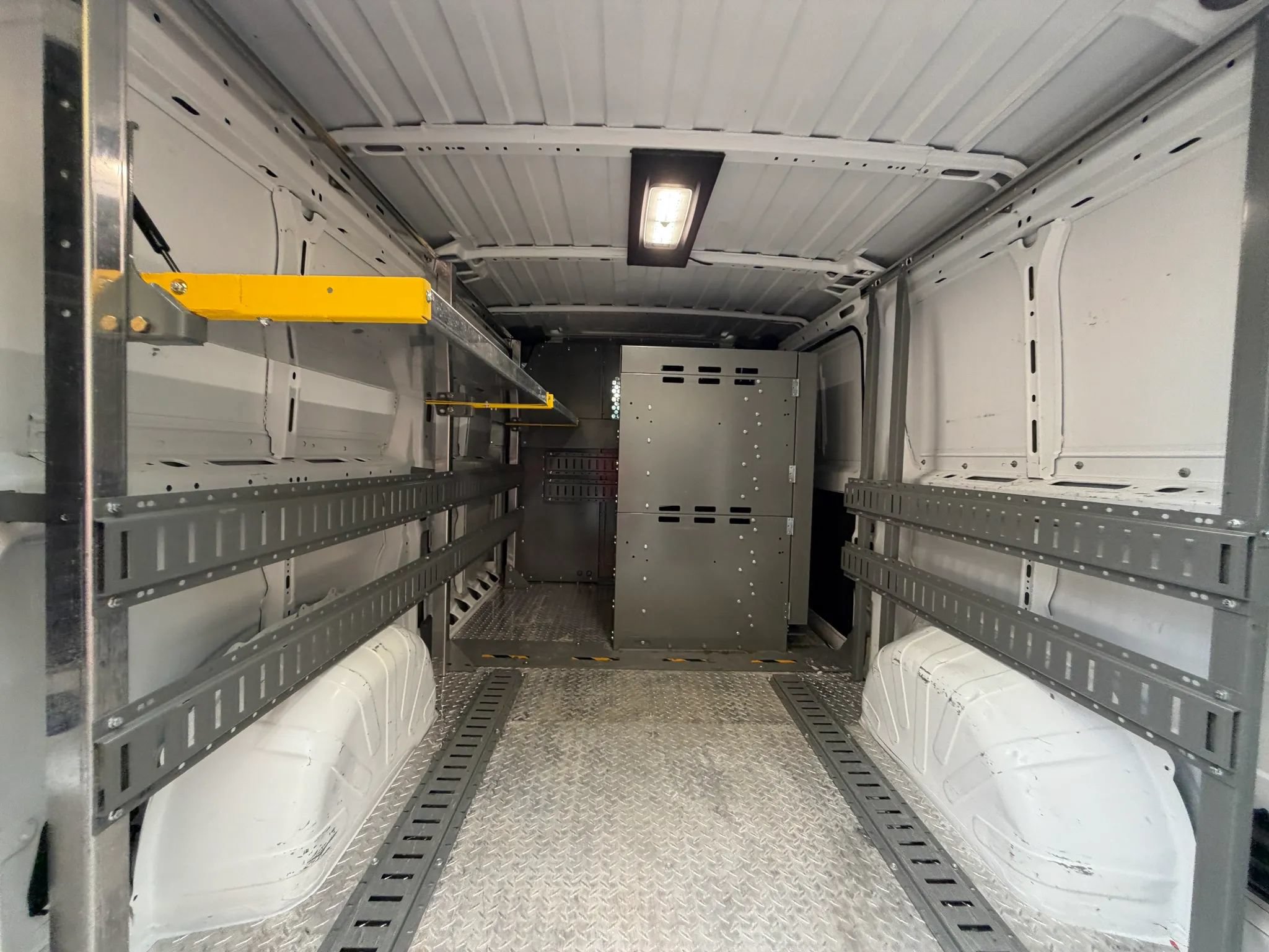 Used 2024 RAM ProMaster 2500 136 w/ Safety Group FWD image 6