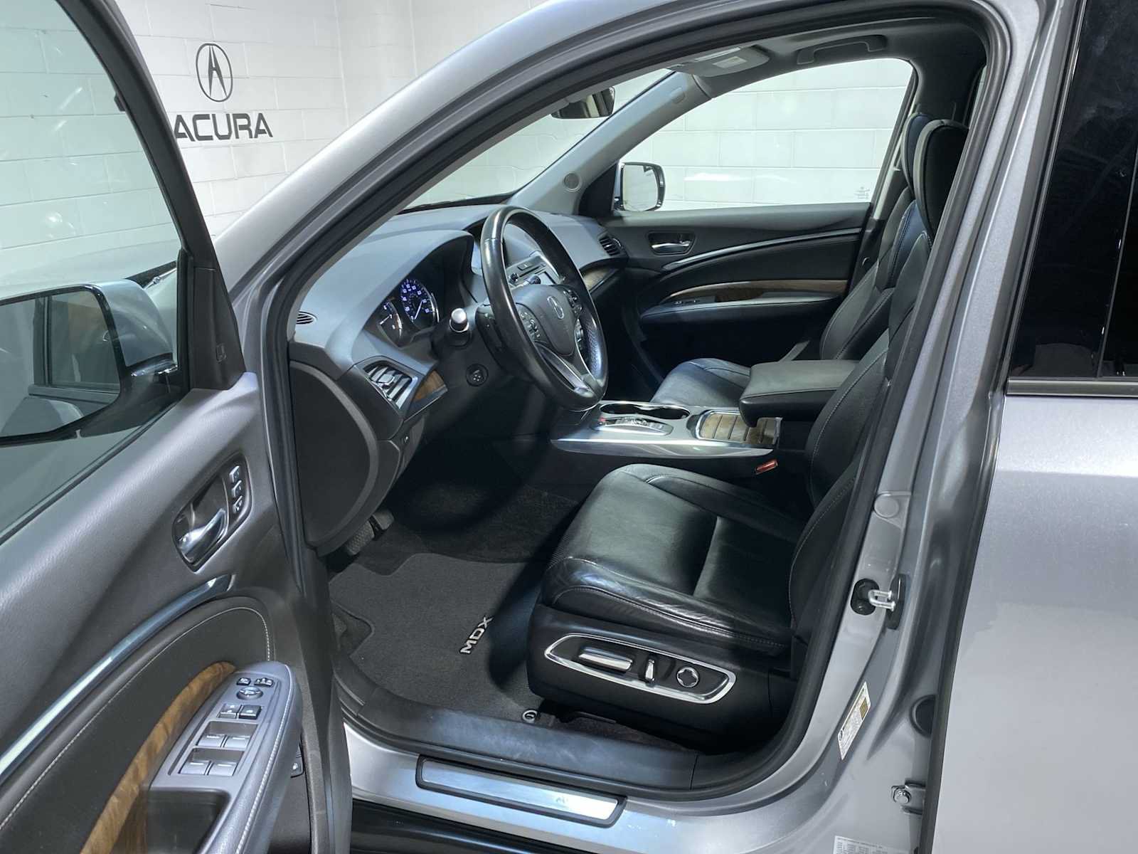 Used 2020 Acura MDX SH-AWD w/ Technology Package video 2