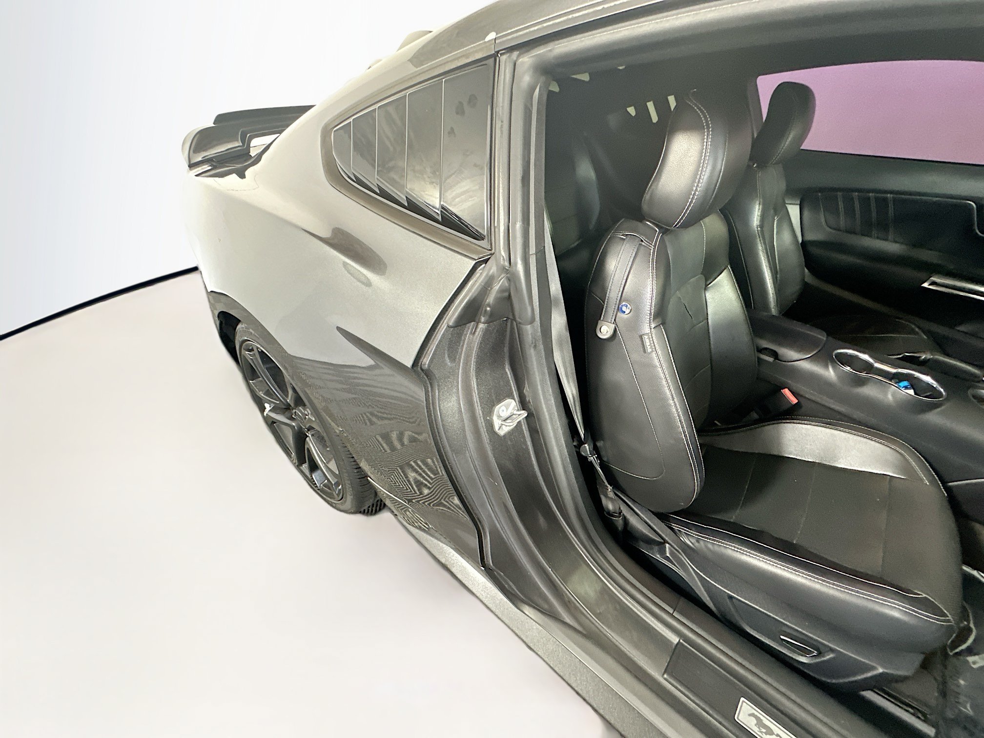 Used 2018 Ford Mustang GT Premium RWD image 27