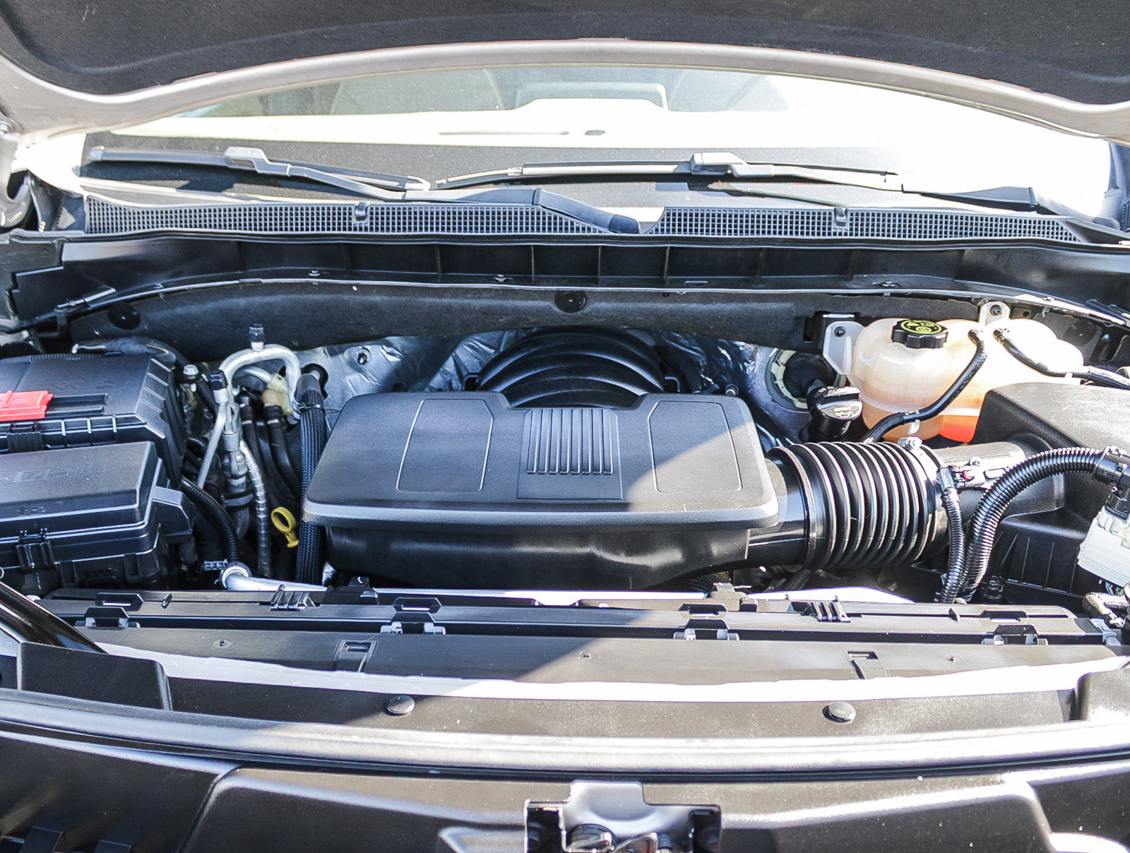 Used 2024 Chevrolet Suburban Premier RWD image 28
