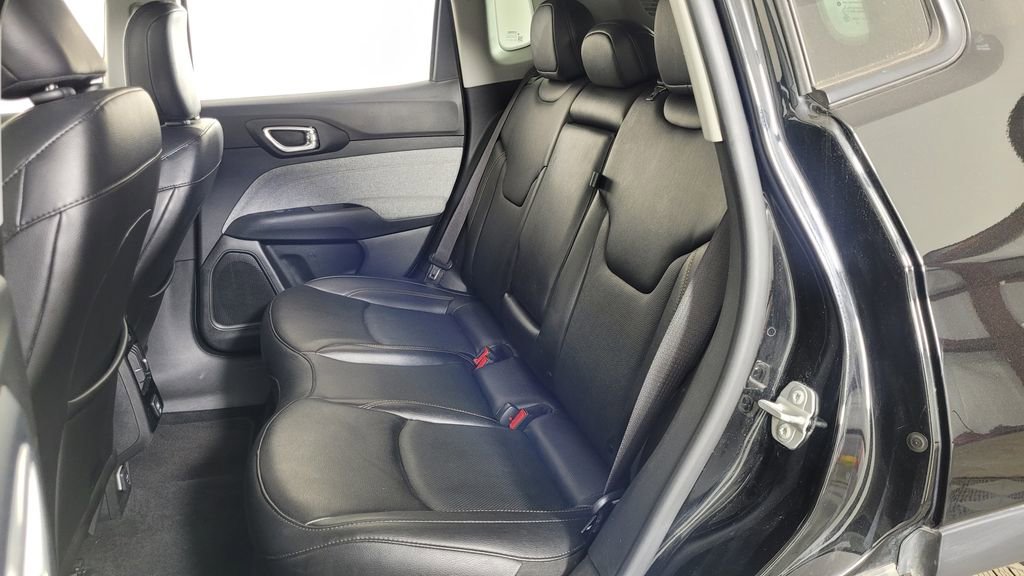 Used 2022 Jeep Compass Latitude image 29