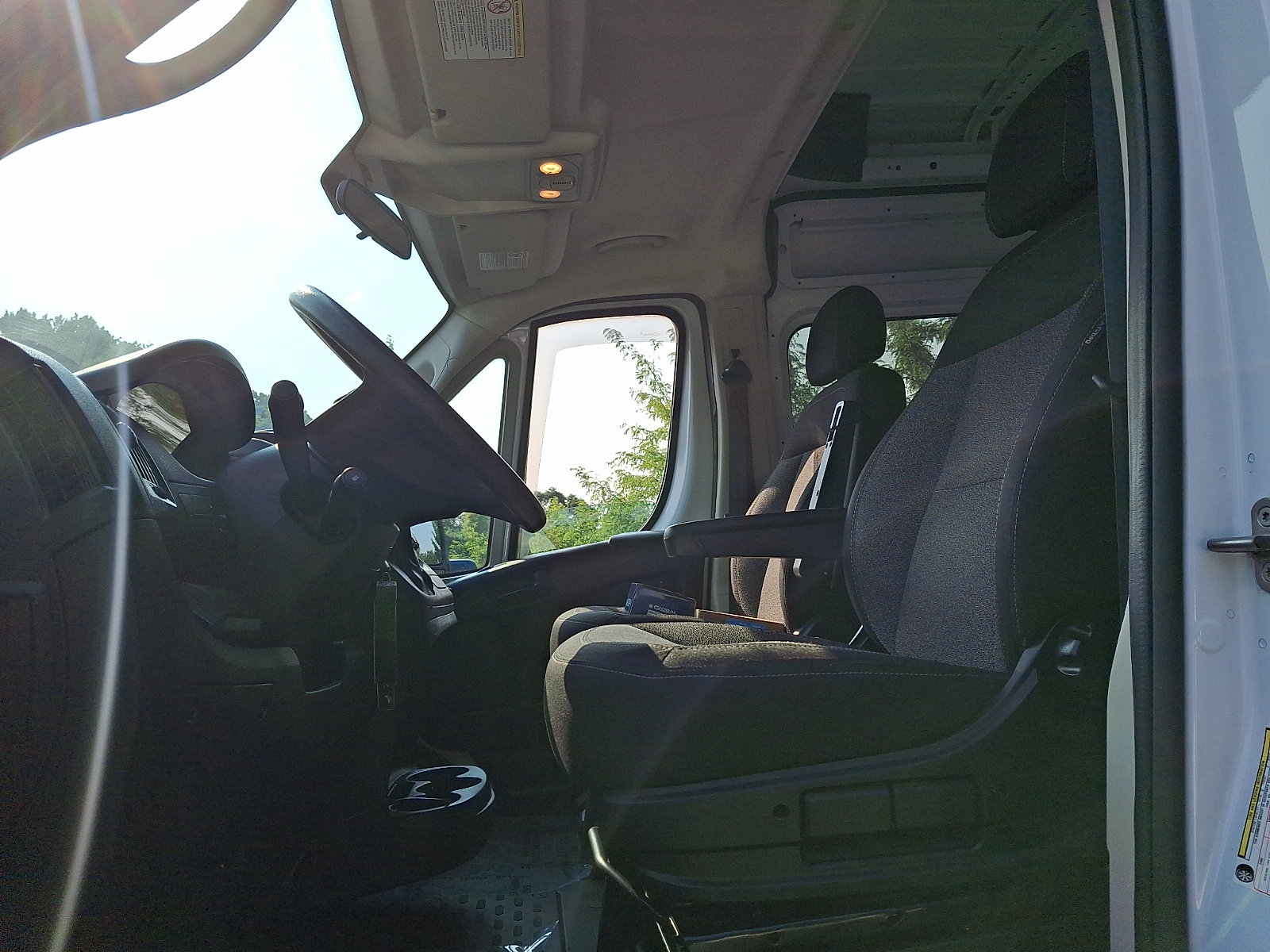 Used 2021 RAM ProMaster 1500 w/ Convenience Group FWD image 14