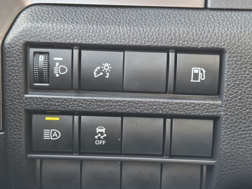 Used 2025 Toyota 4Runner SR5 AWD/4WD image 24