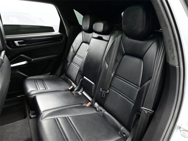 Used 2020 Porsche Cayenne Turbo image 9