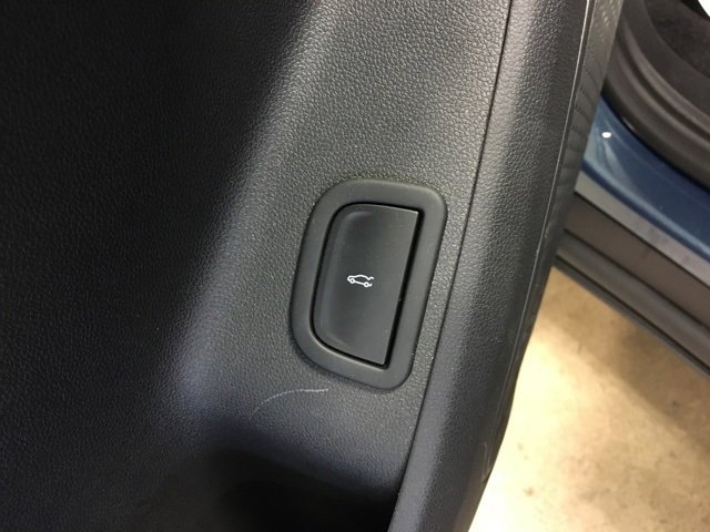 Used 2025 Chevrolet Traverse LT image 34