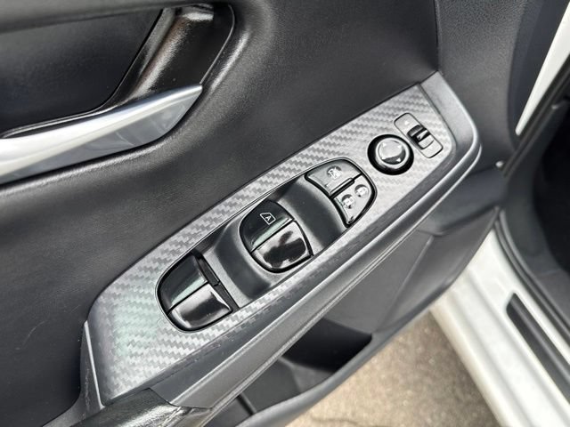 Used 2025 Nissan Sentra SV FWD image 8