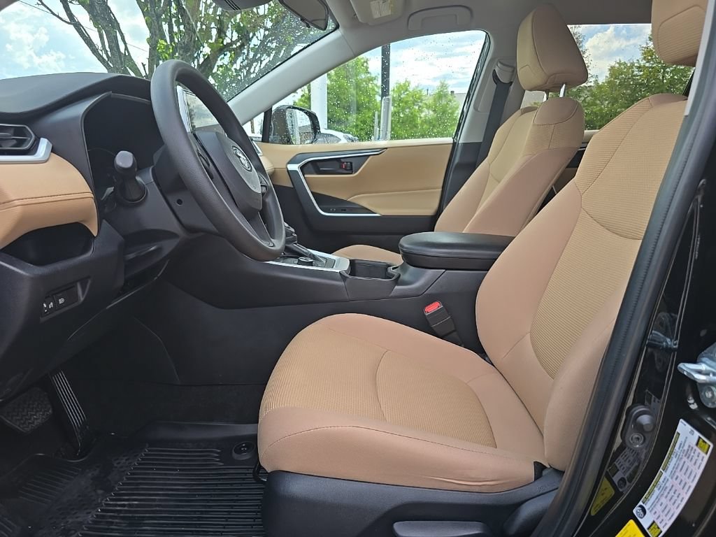 Used 2024 Toyota RAV4 LE AWD/4WD image 24
