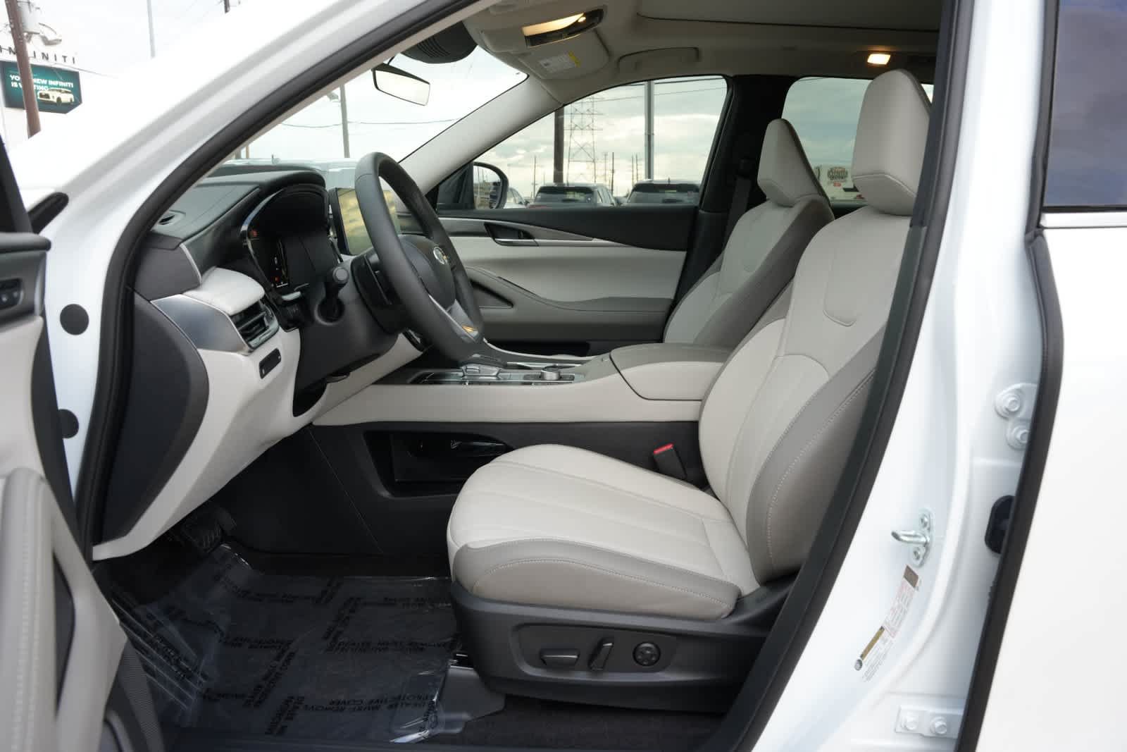 Certified 2027 INFINITI QX60 Pure w/ Cargo Package FWD image 16