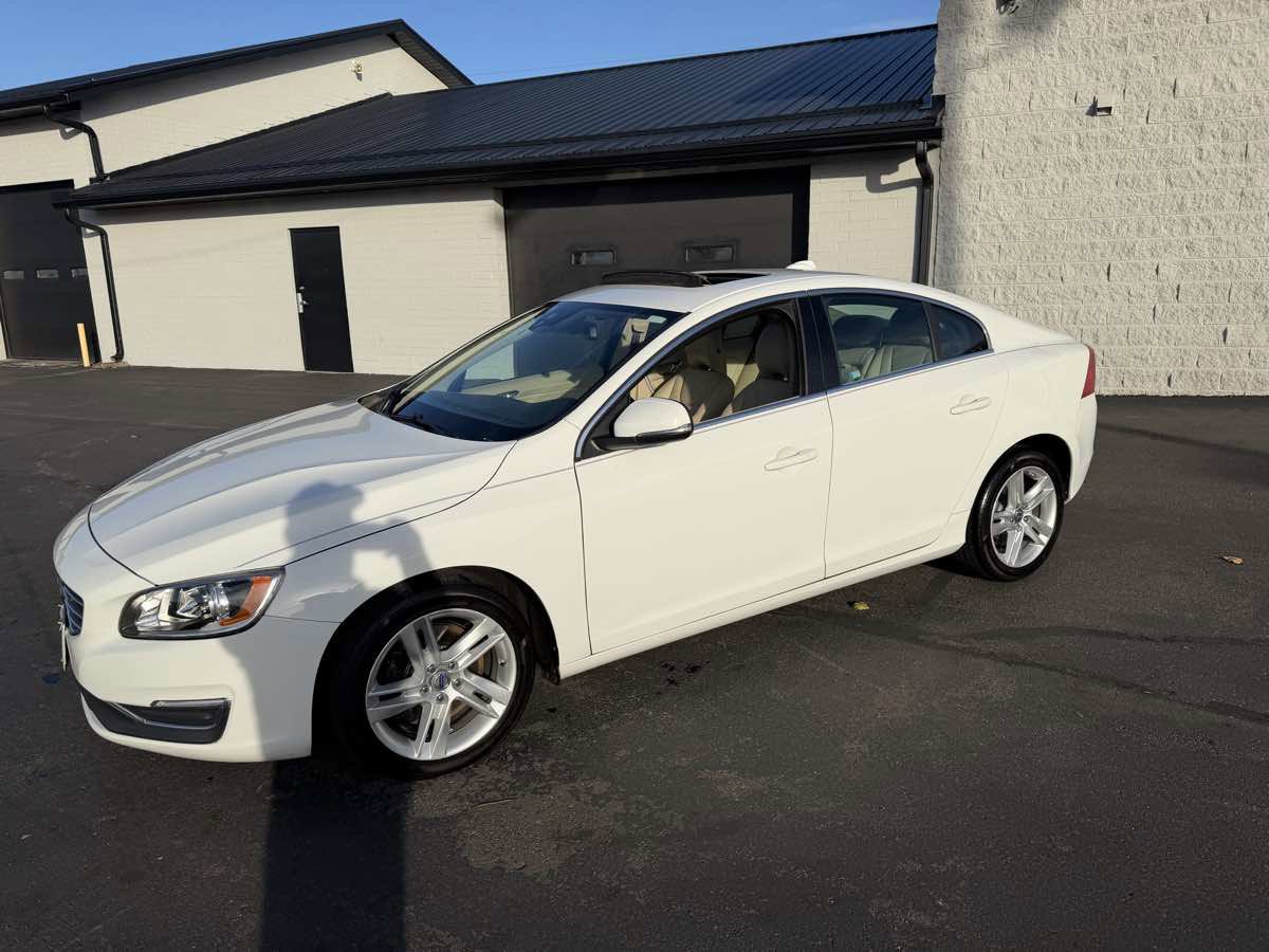 Used 2014 Volvo S60 T5 image 2