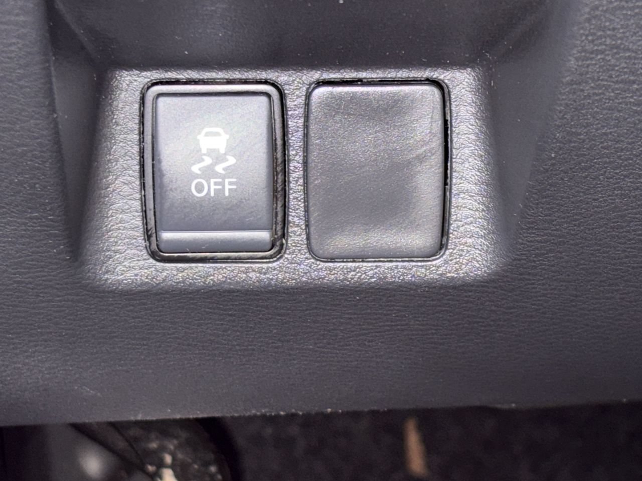 Certified 2024 Nissan Frontier SV w/ SV Convenience Package RWD image 31