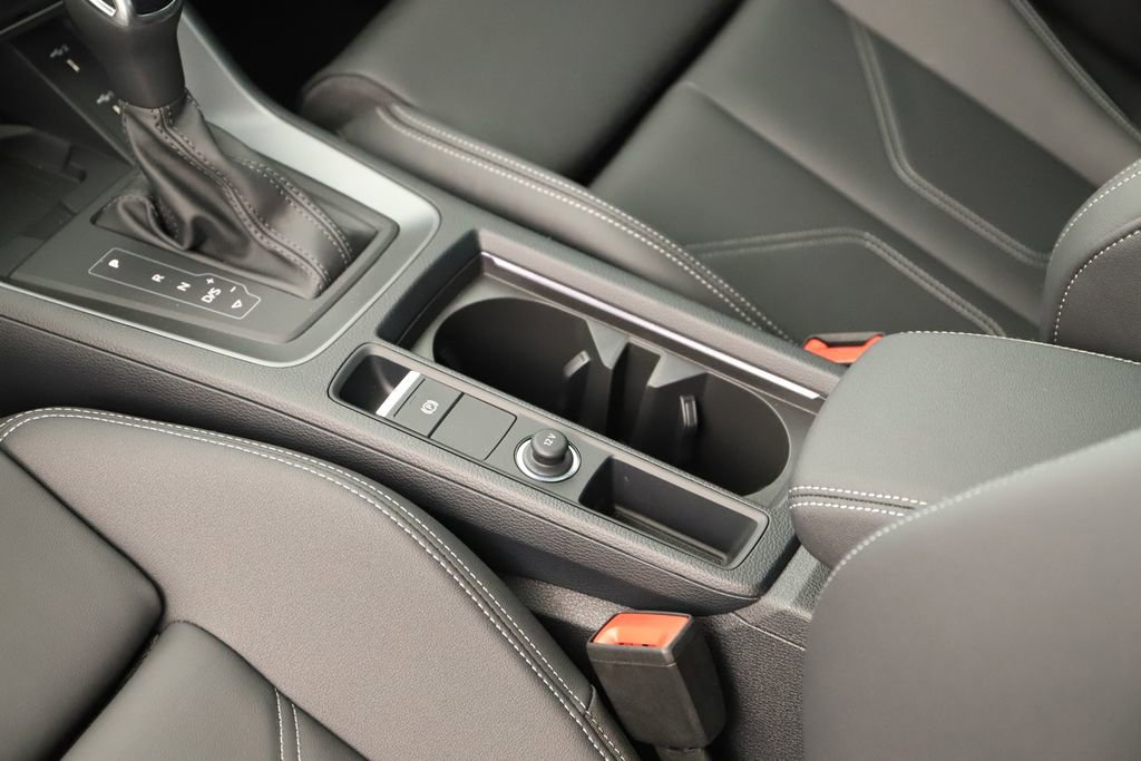 New 2025 Audi Q3 2.0T Premium image 17