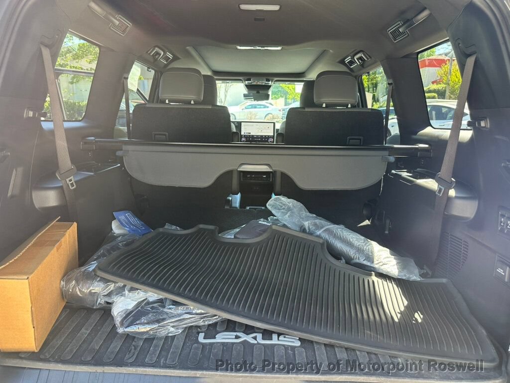 Used 2024 Lexus GX 550 w/ Accessory Package (Z1) AWD/4WD image 31