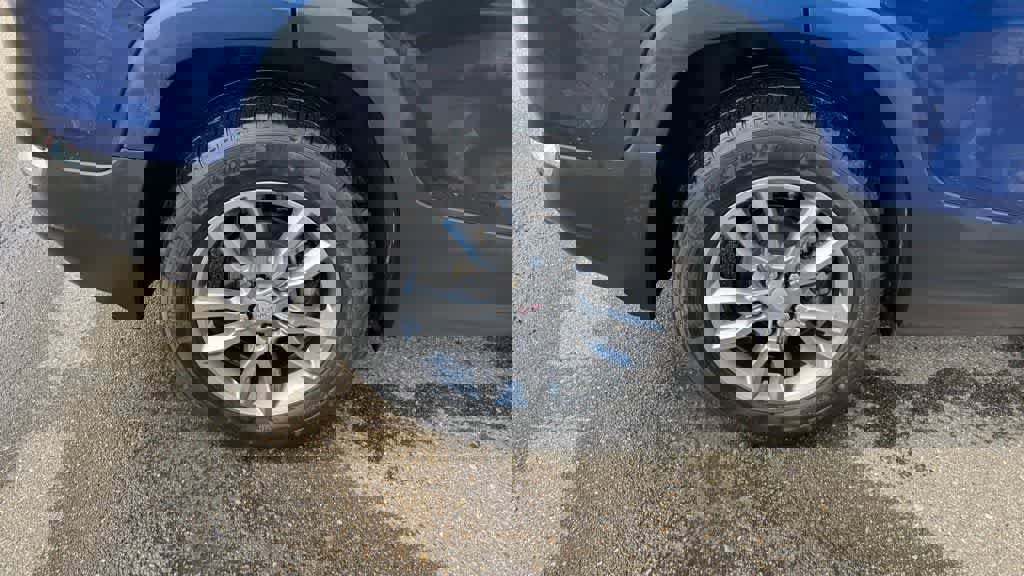 Used 2022 GMC Terrain SLT w/ LPO, Floor Liner Package image 12