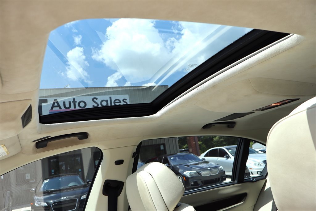 Used 2013 BMW 750Li RWD image 23