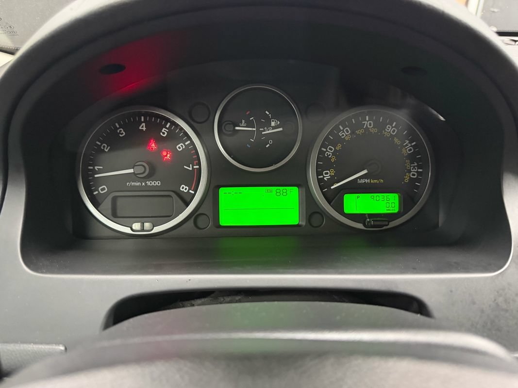 Used 2011 Land Rover LR2 HSE AWD/4WD image 26