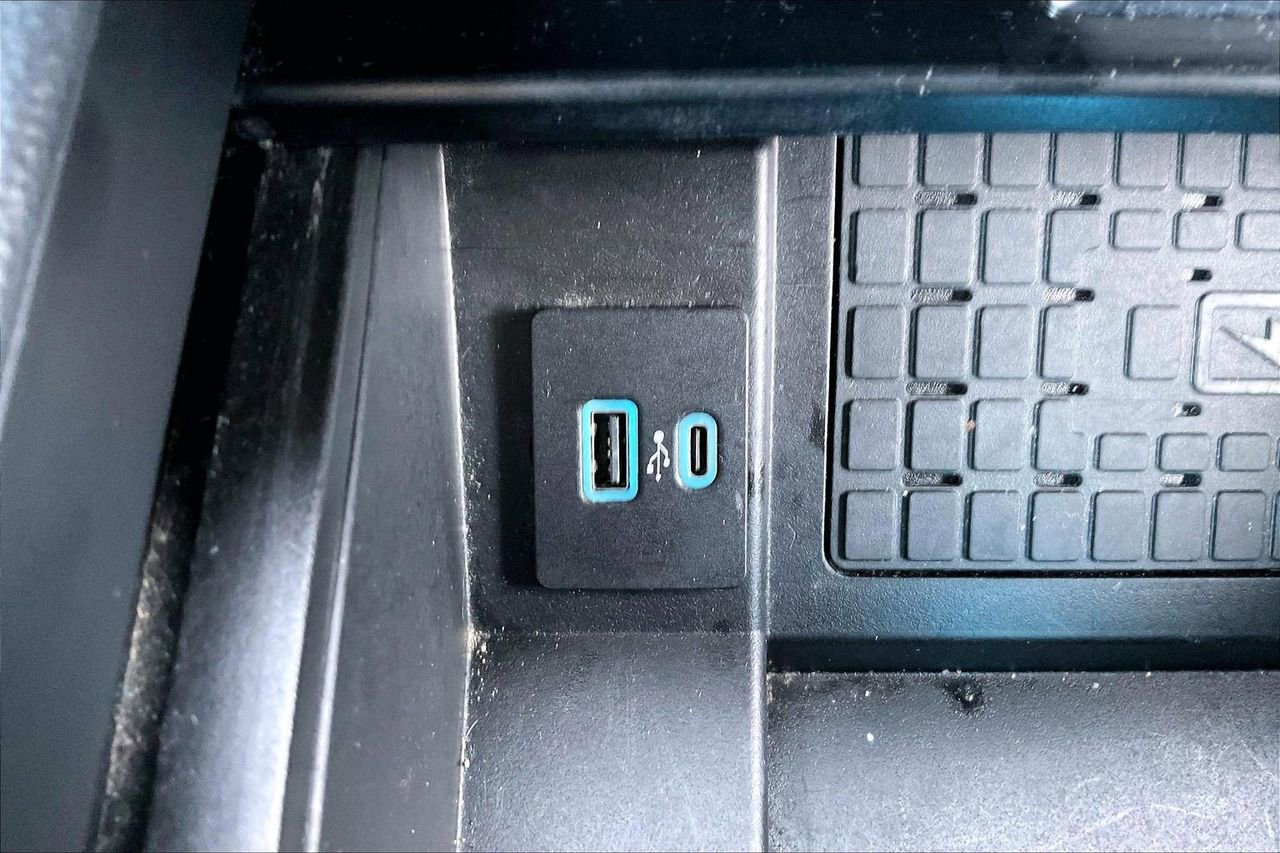 Used 2024 Ford Expedition Max XLT image 18