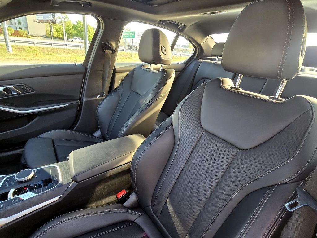 Used 2025 BMW 330i Sedan image 20