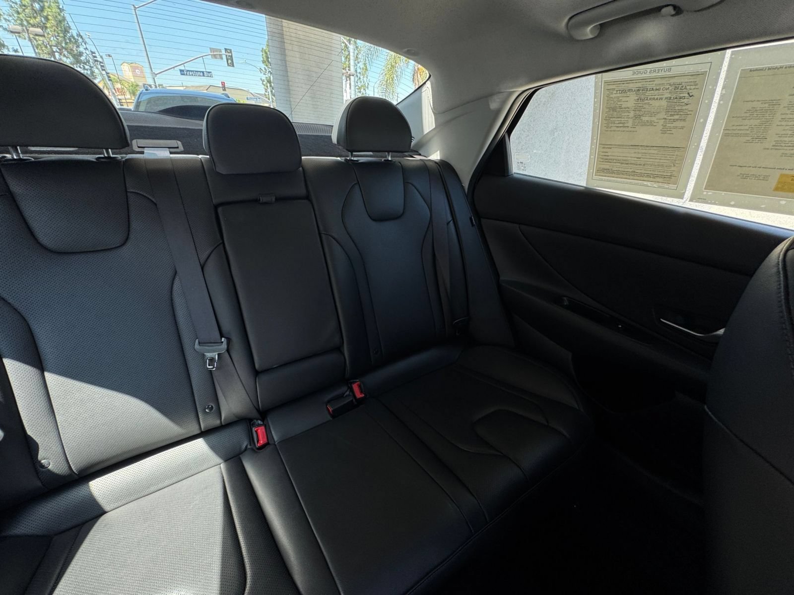 Used 2025 Hyundai Elantra Limited FWD image 40