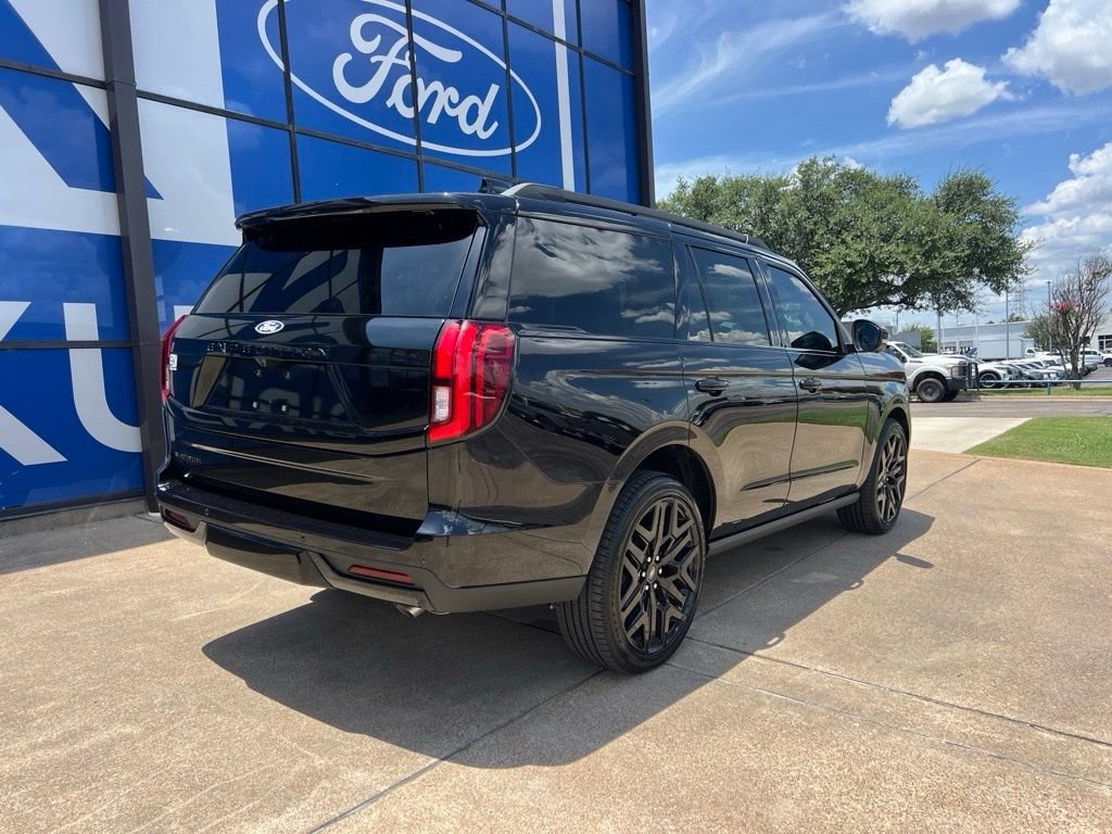 New 2027 Ford Expedition Platinum w/ Stealth Appearance Package RWD image 7