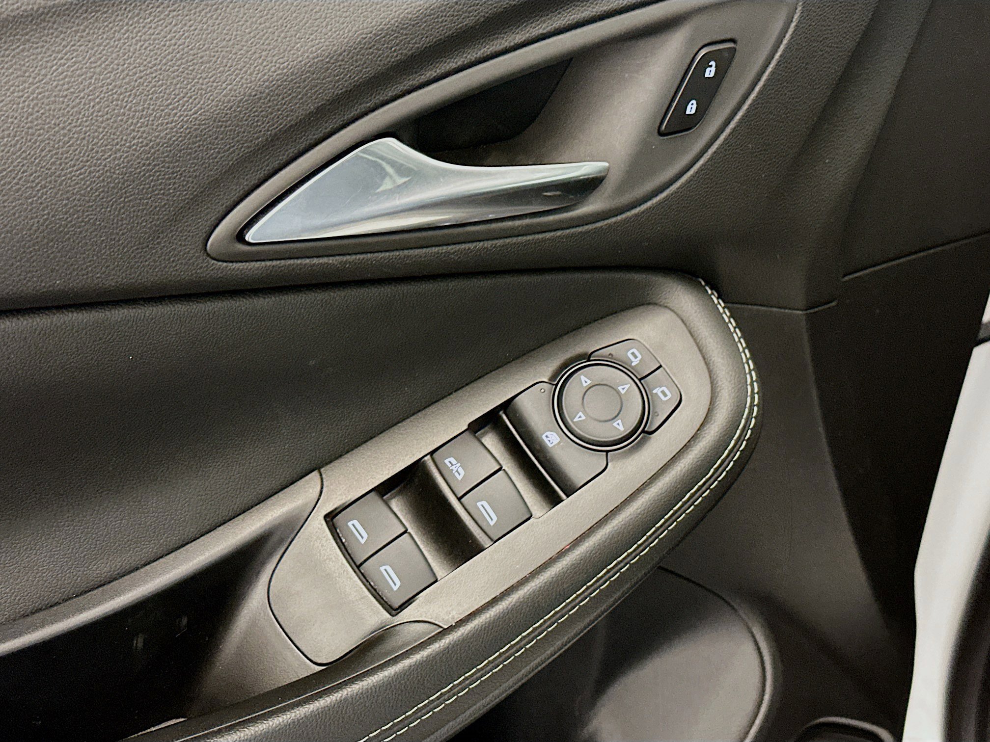 Used 2025 Buick Encore GX Preferred image 15