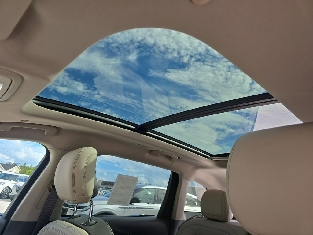 New 2025 Lincoln Nautilus Reserve image 24