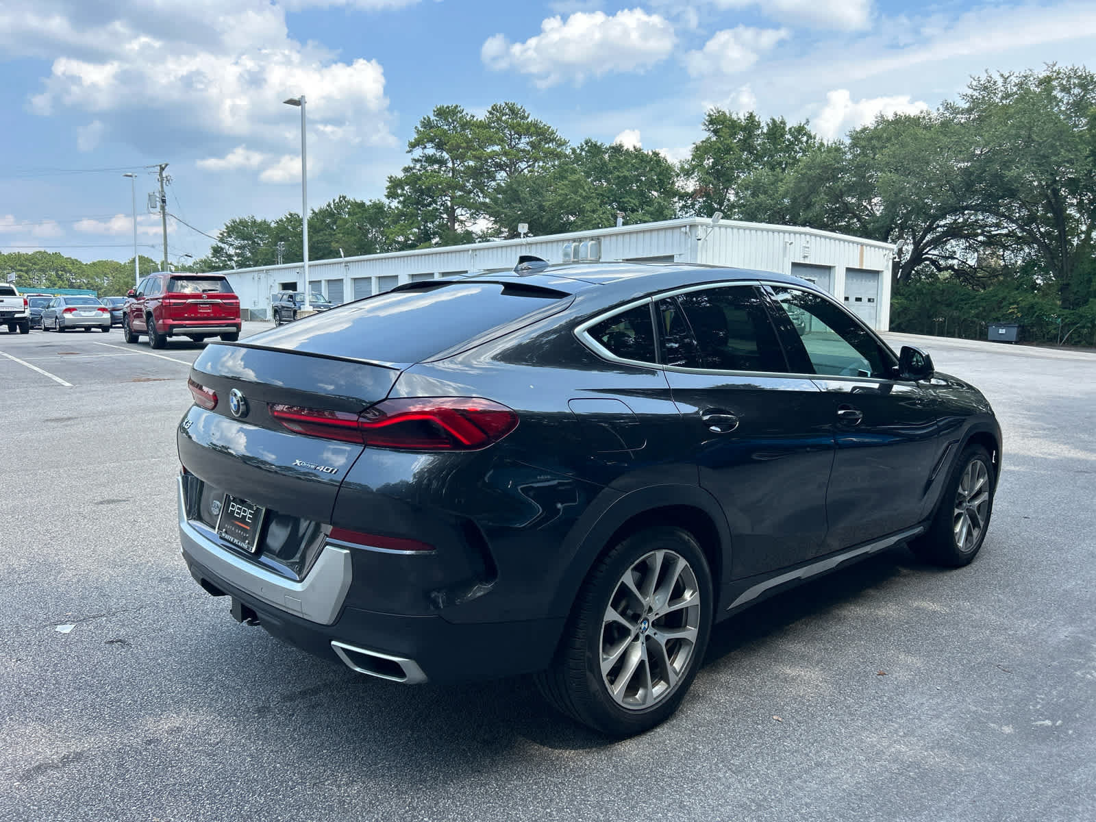 Used 2021 BMW X6 xDrive40i w/ Executive Package AWD/4WD image 5