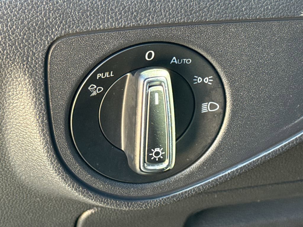 Used 2021 Volkswagen Atlas SEL R-Line w/ MDO Package (Bench Seat) image 26