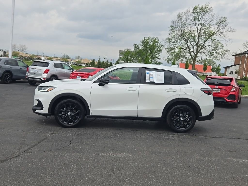 Certified 2025 Honda HR-V Sport image 4