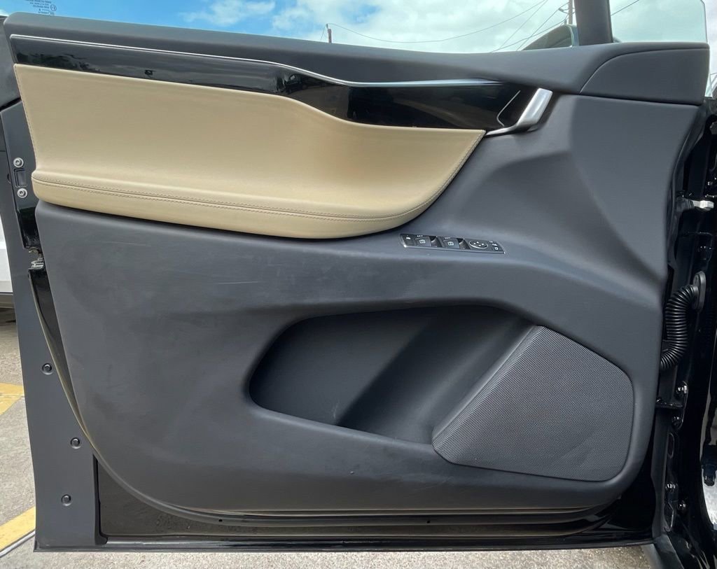 Used 2016 Tesla Model X 75D AWD/4WD image 37