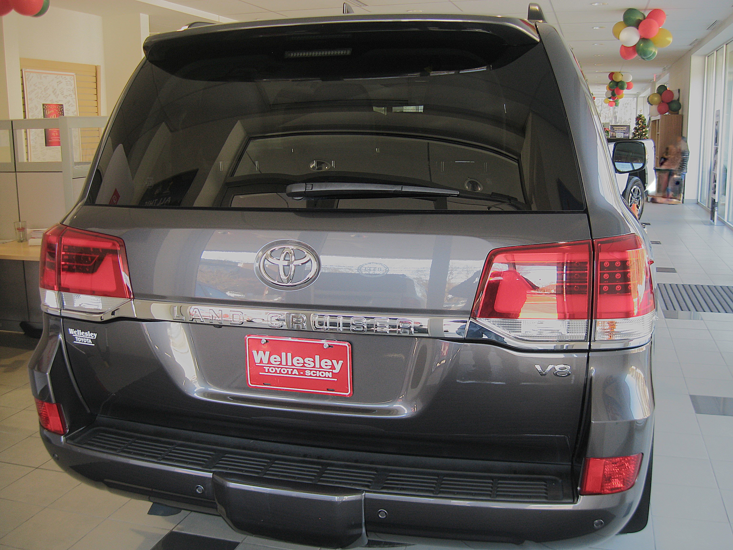 Used 2018 Toyota Land Cruiser image 27