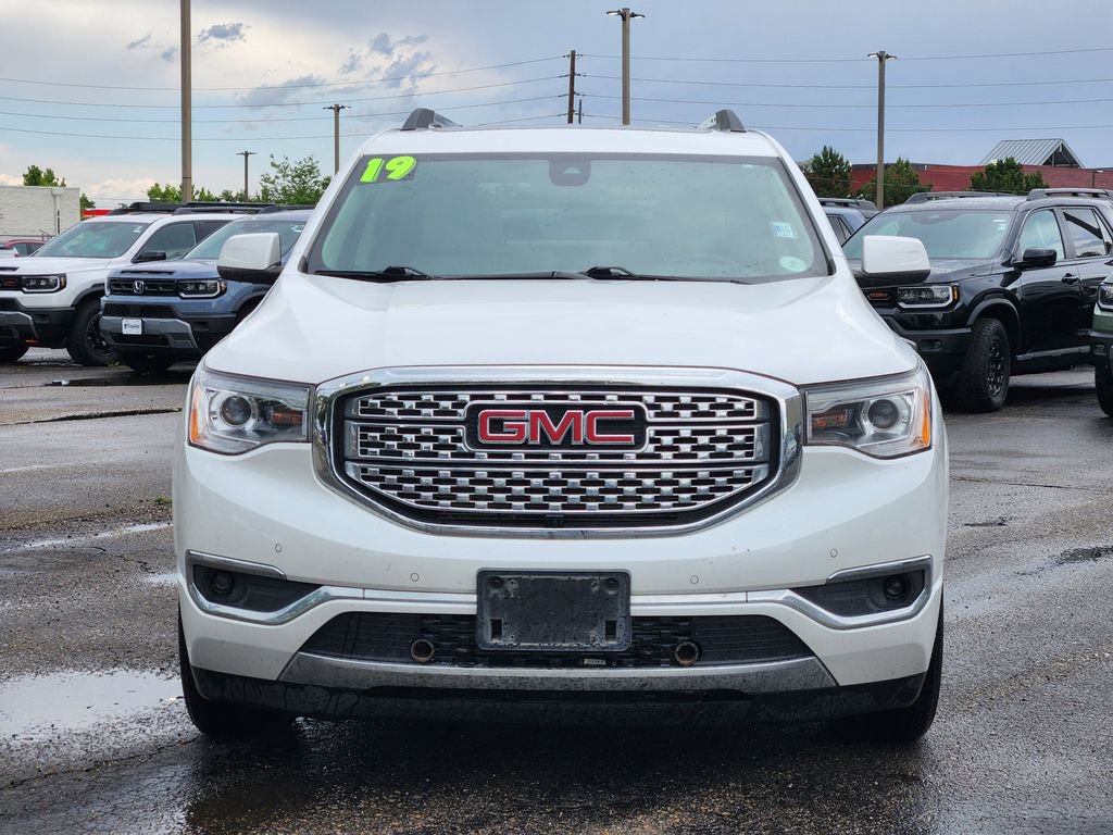 Used 2019 GMC Acadia Denali w/ Technology Package AWD/4WD image 2