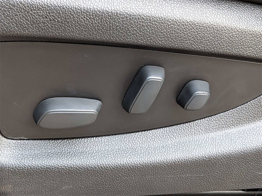 Used 2019 GMC Sierra 2500 Denali w/ Suspension Package, Off-Road image 20