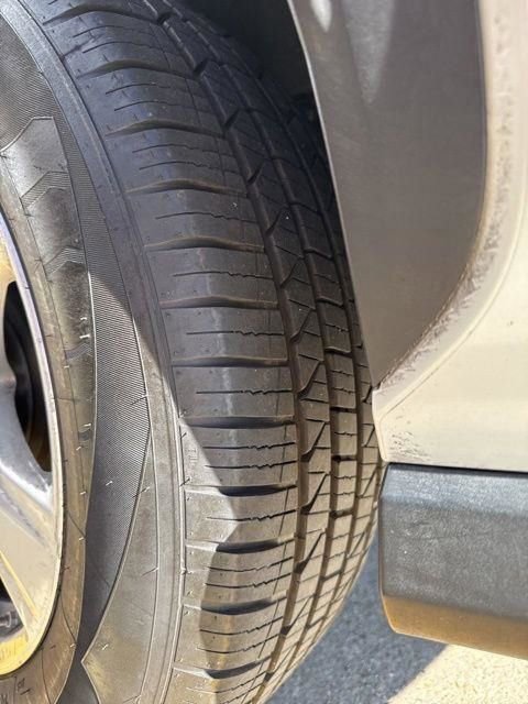 Used 2022 Toyota Highlander LE image 6