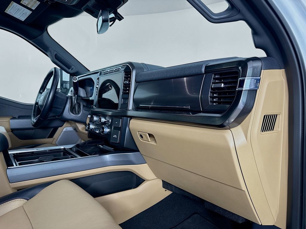 Used 2023 Ford F250 Lariat w/ Chrome Package image 31
